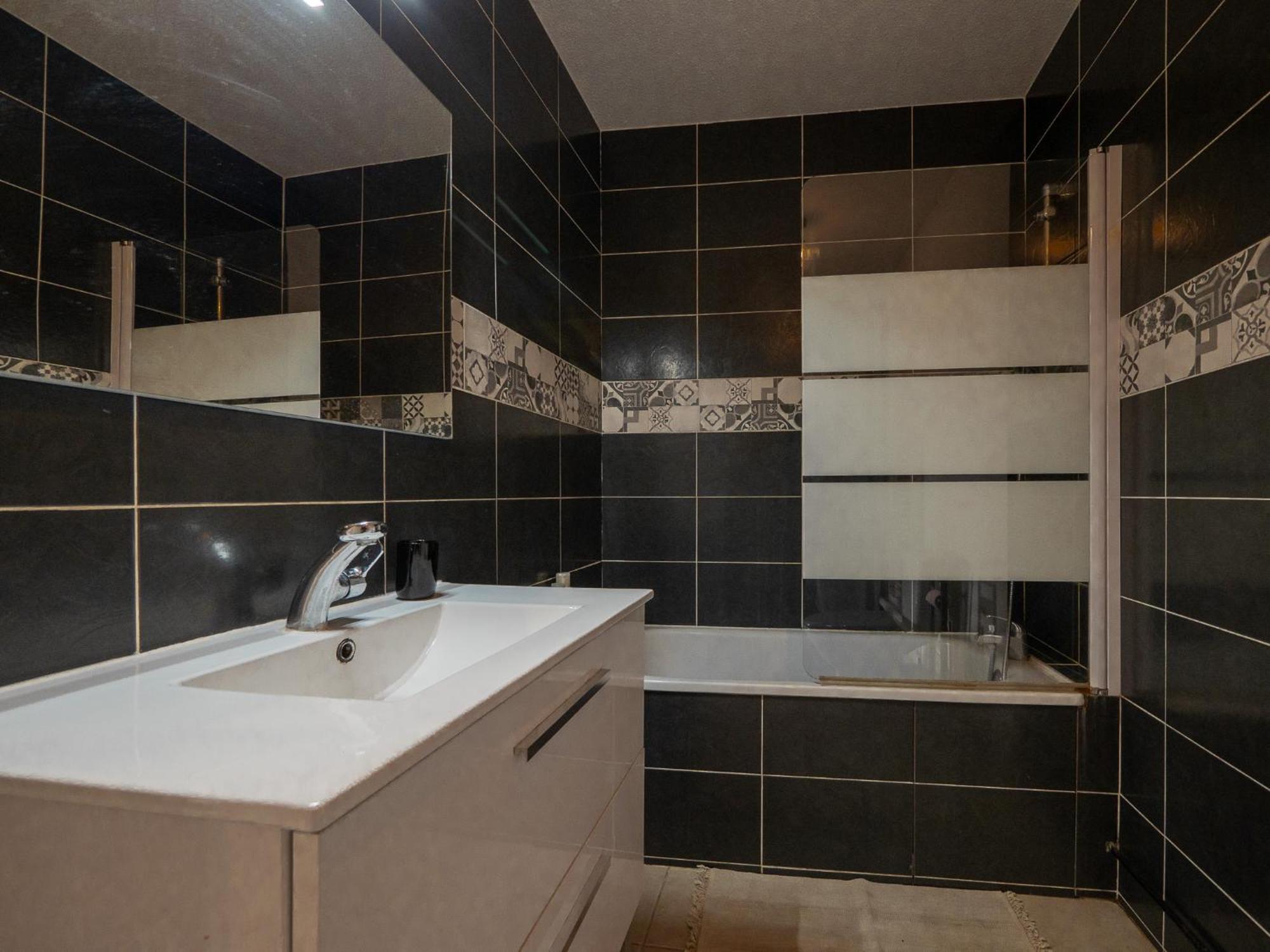 Appartement Chaleureux Avec 2 Grandes Chambres Saint-Rambert-dʼAlbon المظهر الخارجي الصورة