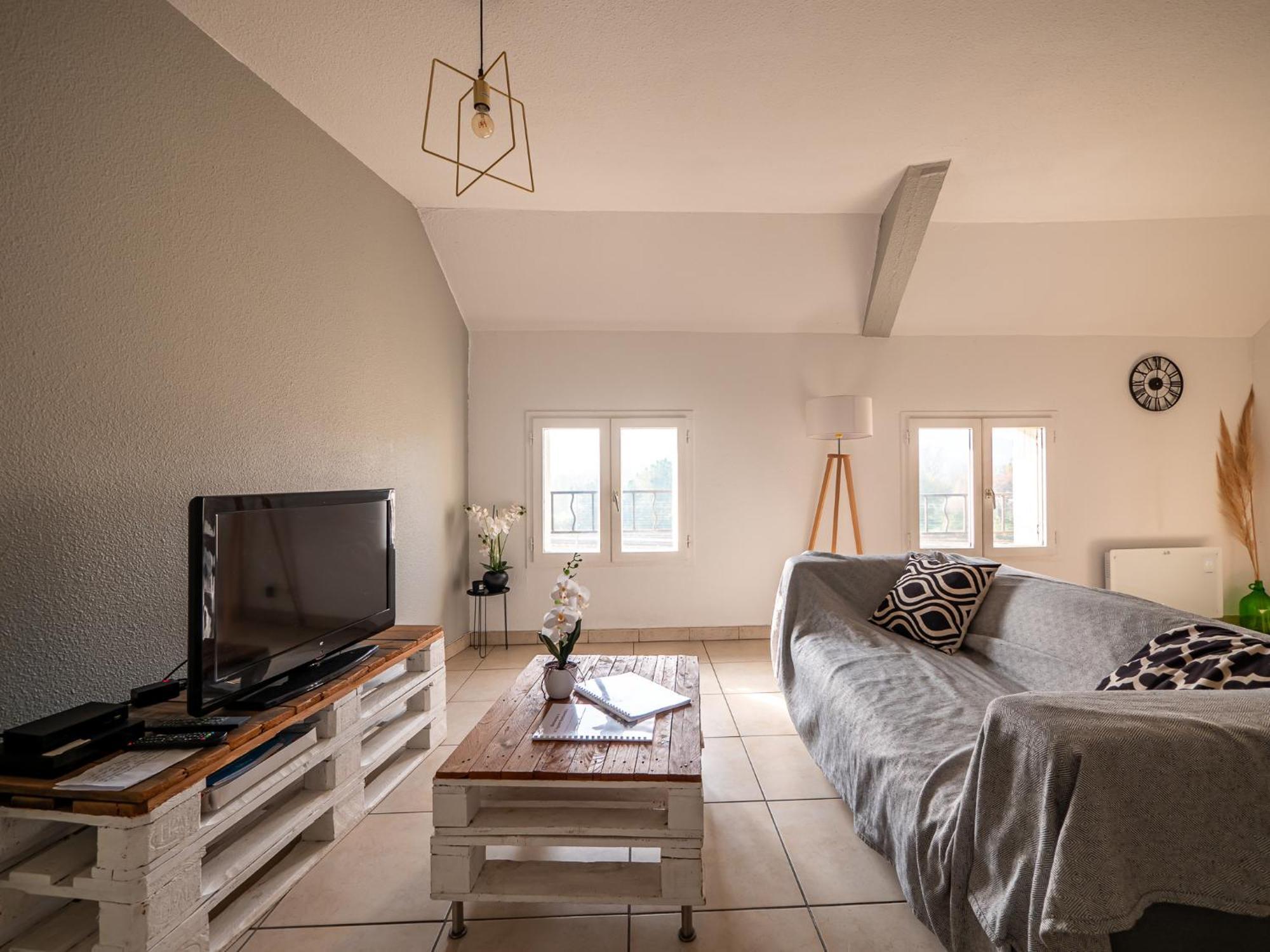 Appartement Chaleureux Avec 2 Grandes Chambres Saint-Rambert-dʼAlbon المظهر الخارجي الصورة