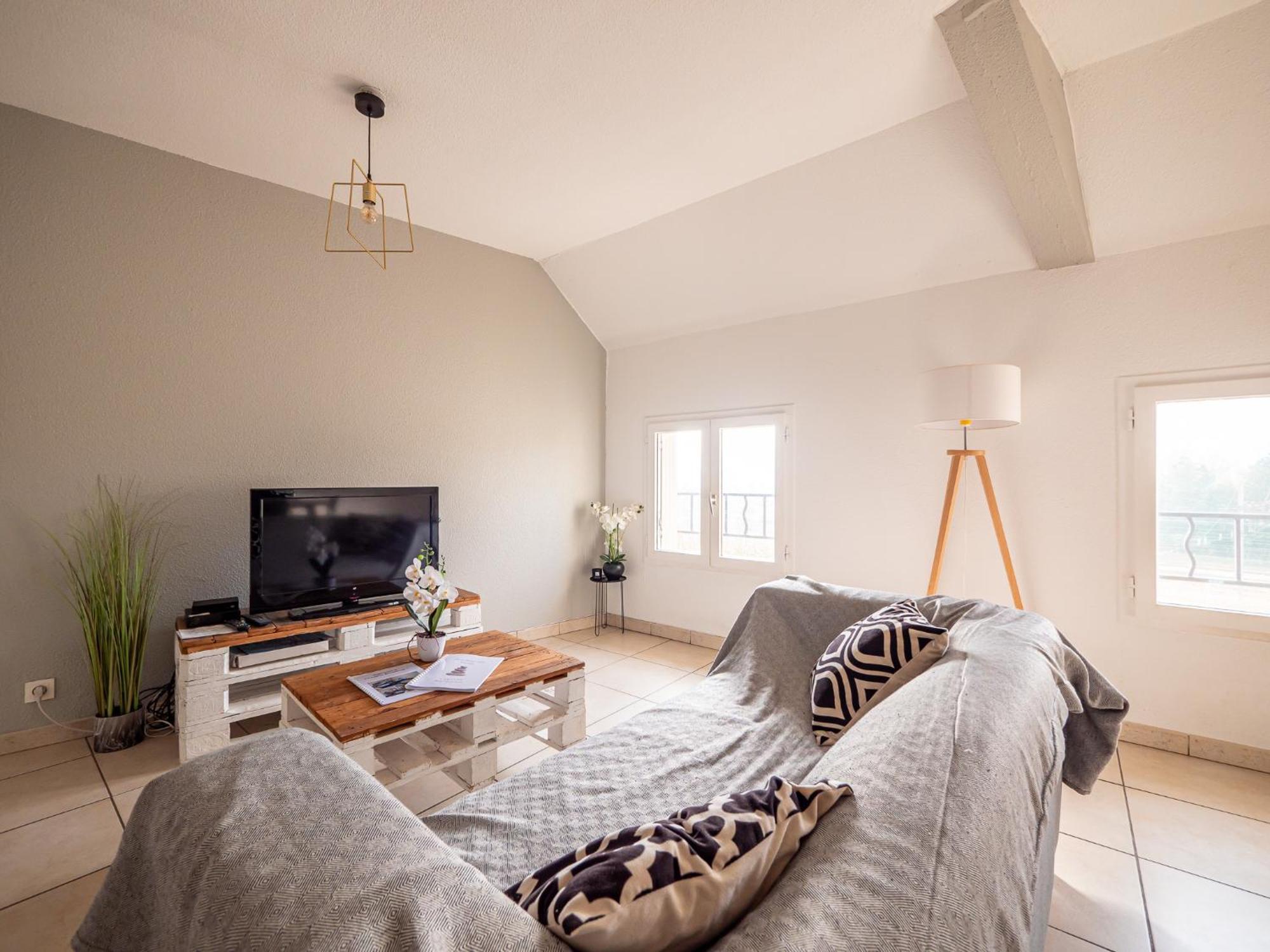 Appartement Chaleureux Avec 2 Grandes Chambres Saint-Rambert-dʼAlbon المظهر الخارجي الصورة