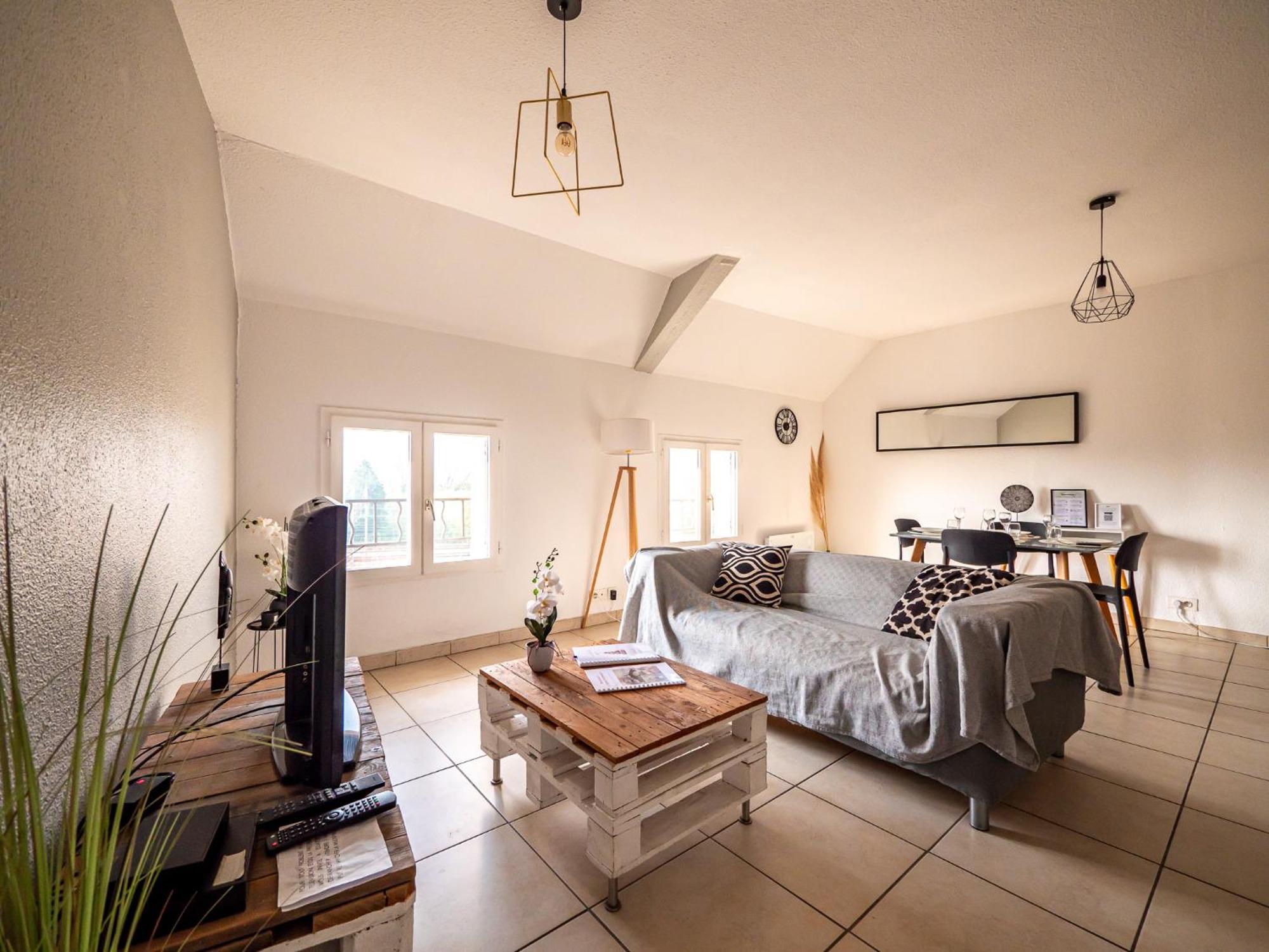 Appartement Chaleureux Avec 2 Grandes Chambres Saint-Rambert-dʼAlbon المظهر الخارجي الصورة